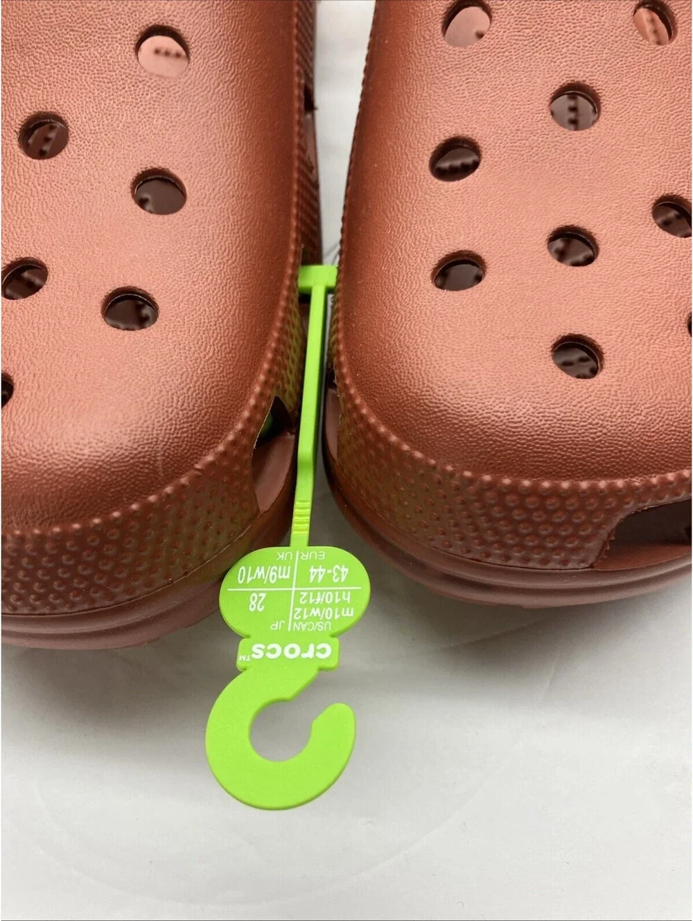 Crocs Mens Size 10 Women’s 12 Classic Clogs Rust Brown 10001-862 NEW